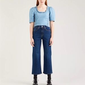 Levi’s High Waisted Crop Flare Sz 27 Retro-Modern Vibe
